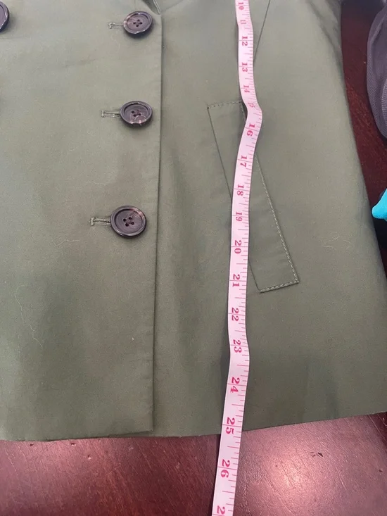 J. Crew Cropped Double-Breasted Trench Coat. Lined w/front pockets. Great color - Picture 10 of 11